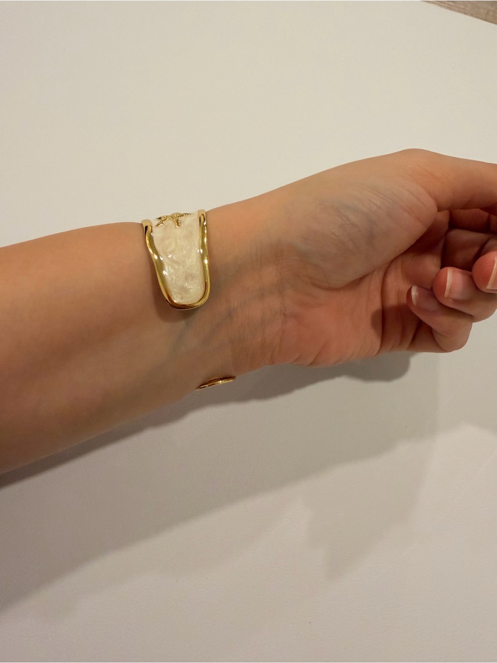 White and Gold Sea Motif Cuff Bracelet - Picture 7 of 7